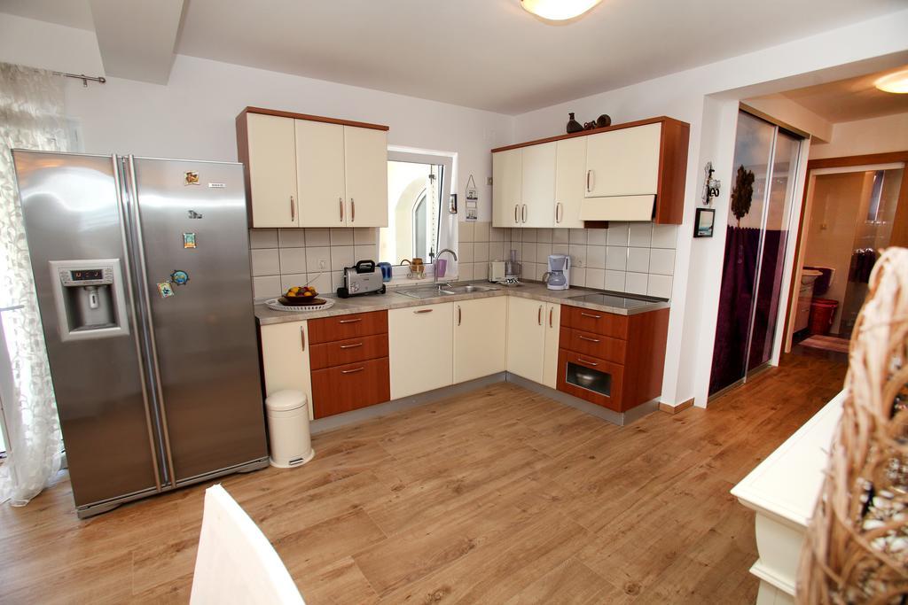 Lanterna Apartment