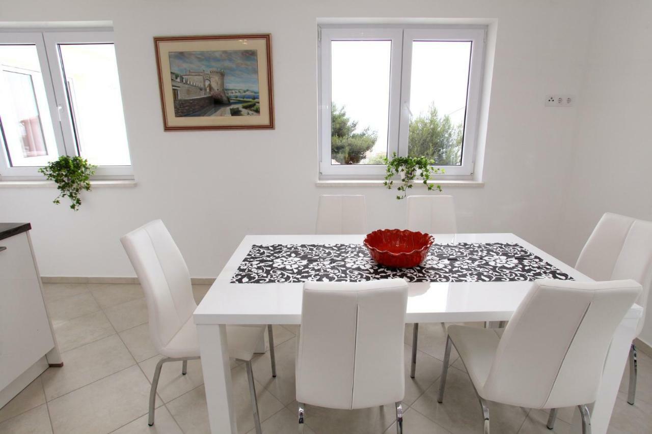 Lanterna Apartment