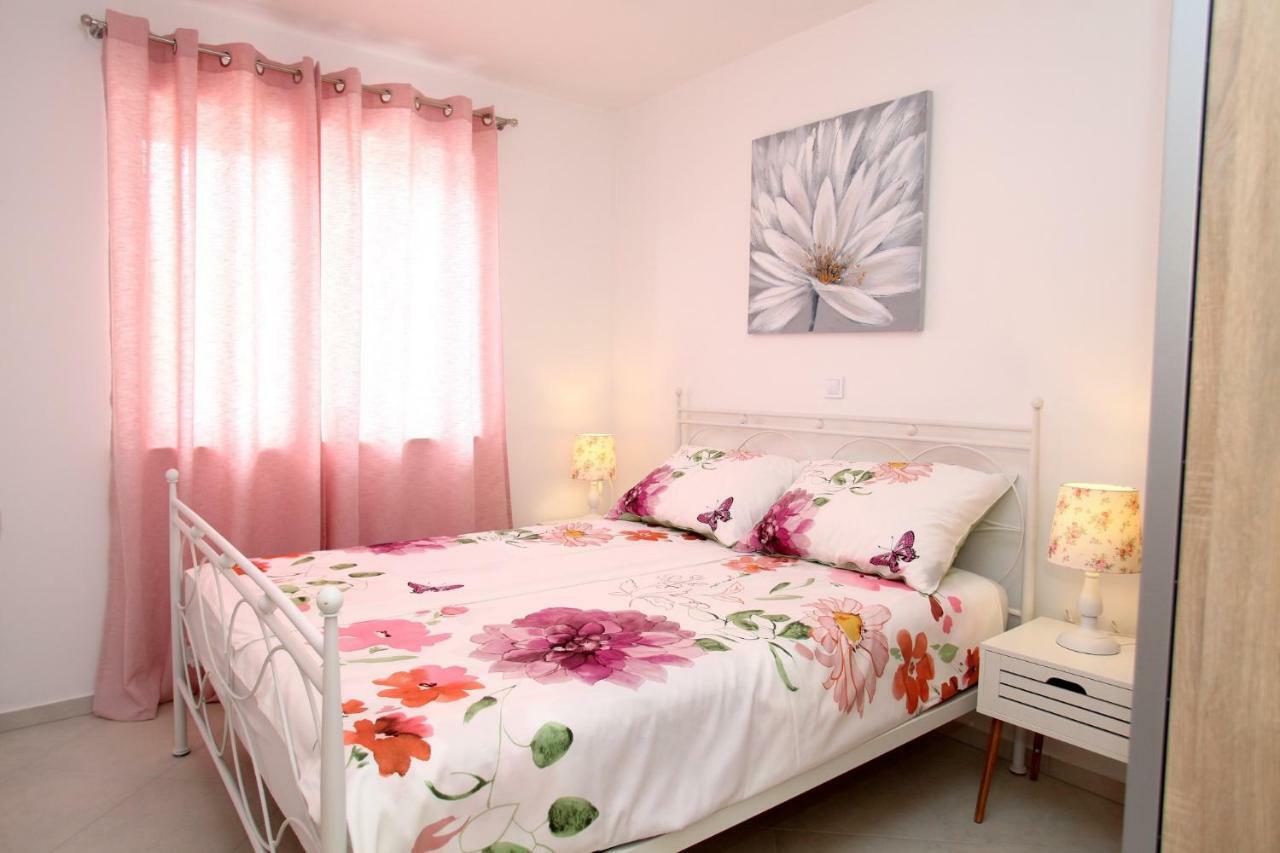 Lanterna Apartment *
