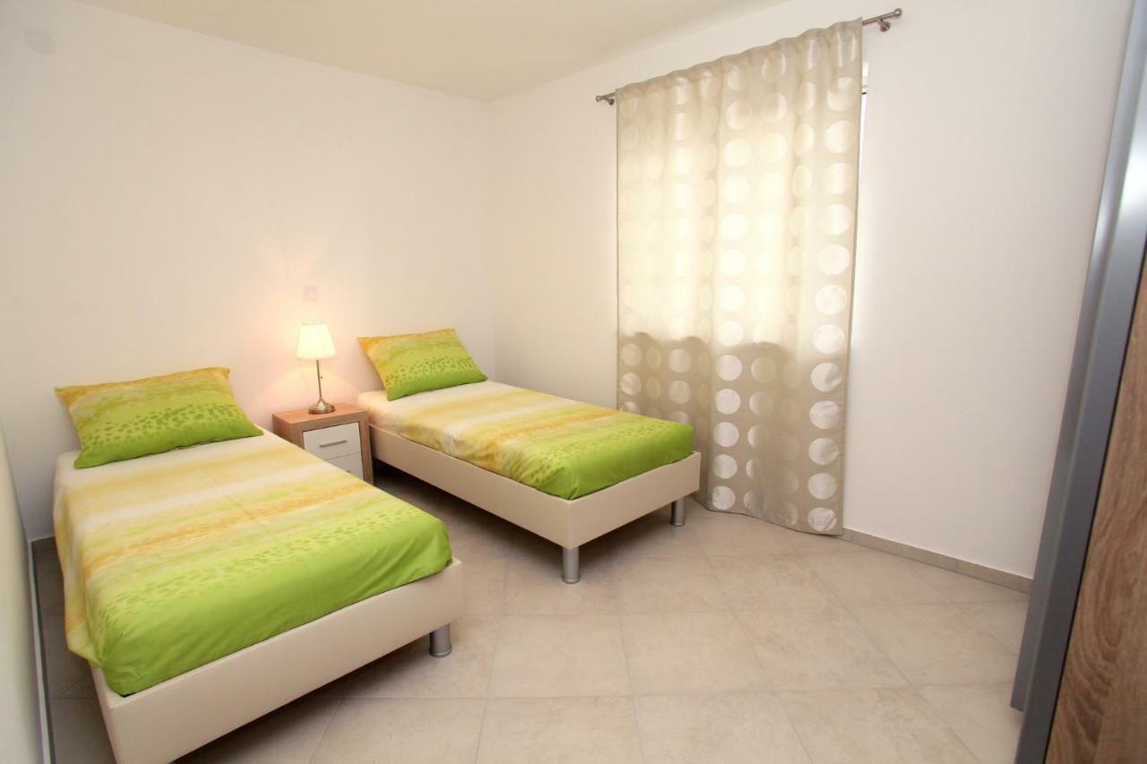 Lanterna * Rogoznica (Sibenik-Knin)