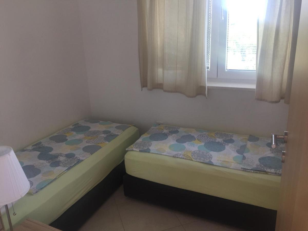 Lanterna Apartment *